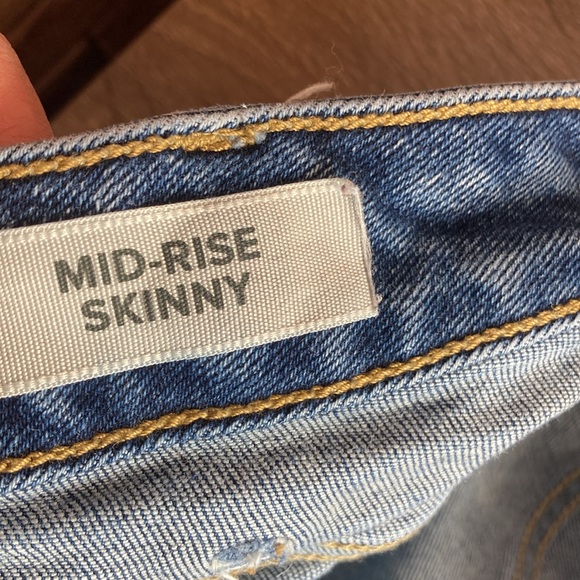 Womens EUC Torrid 30S Mid Rise Skinny Stretch Jeans Distressed - Picture 4 of 10